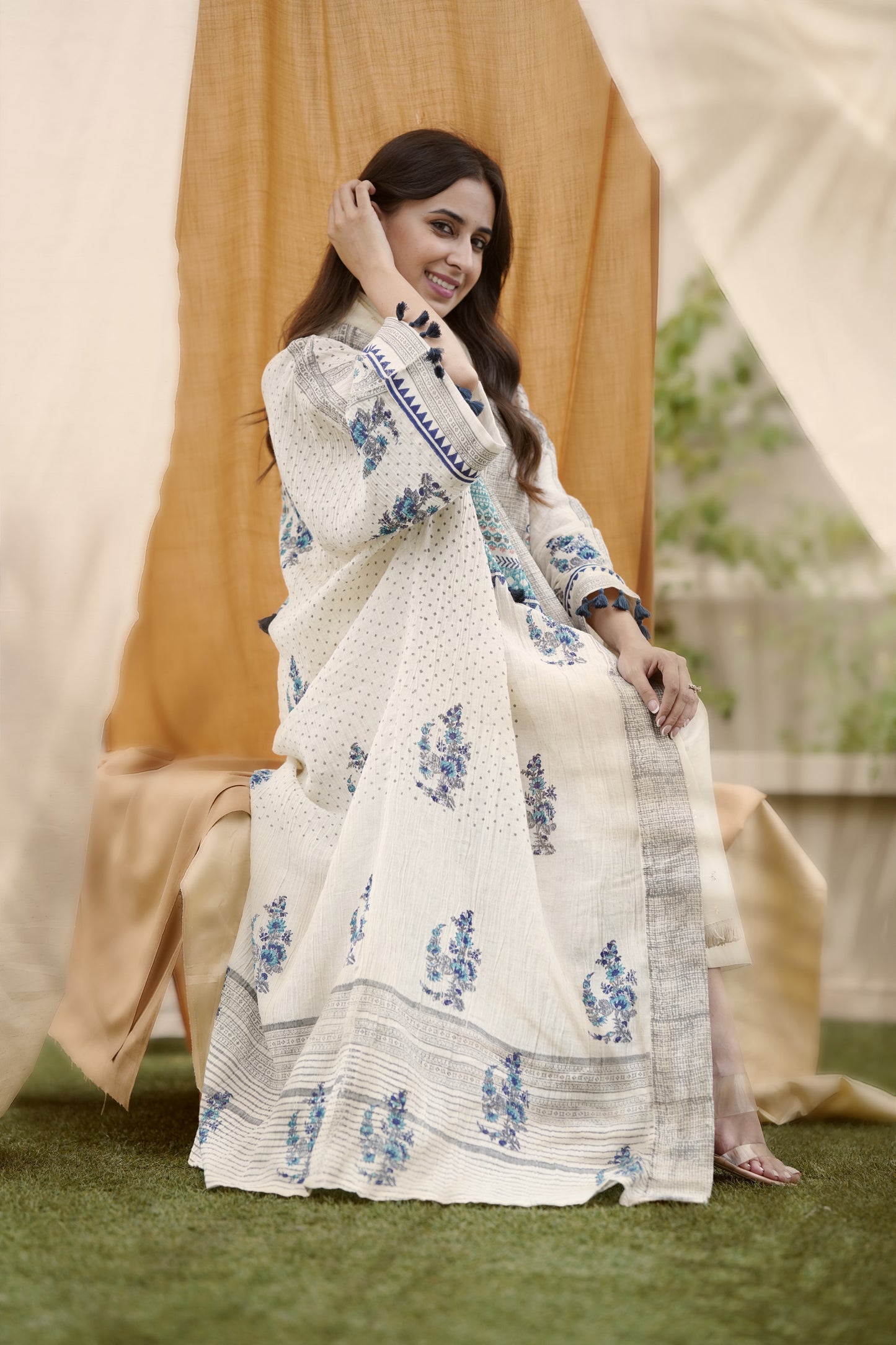 All Hearts Abaya