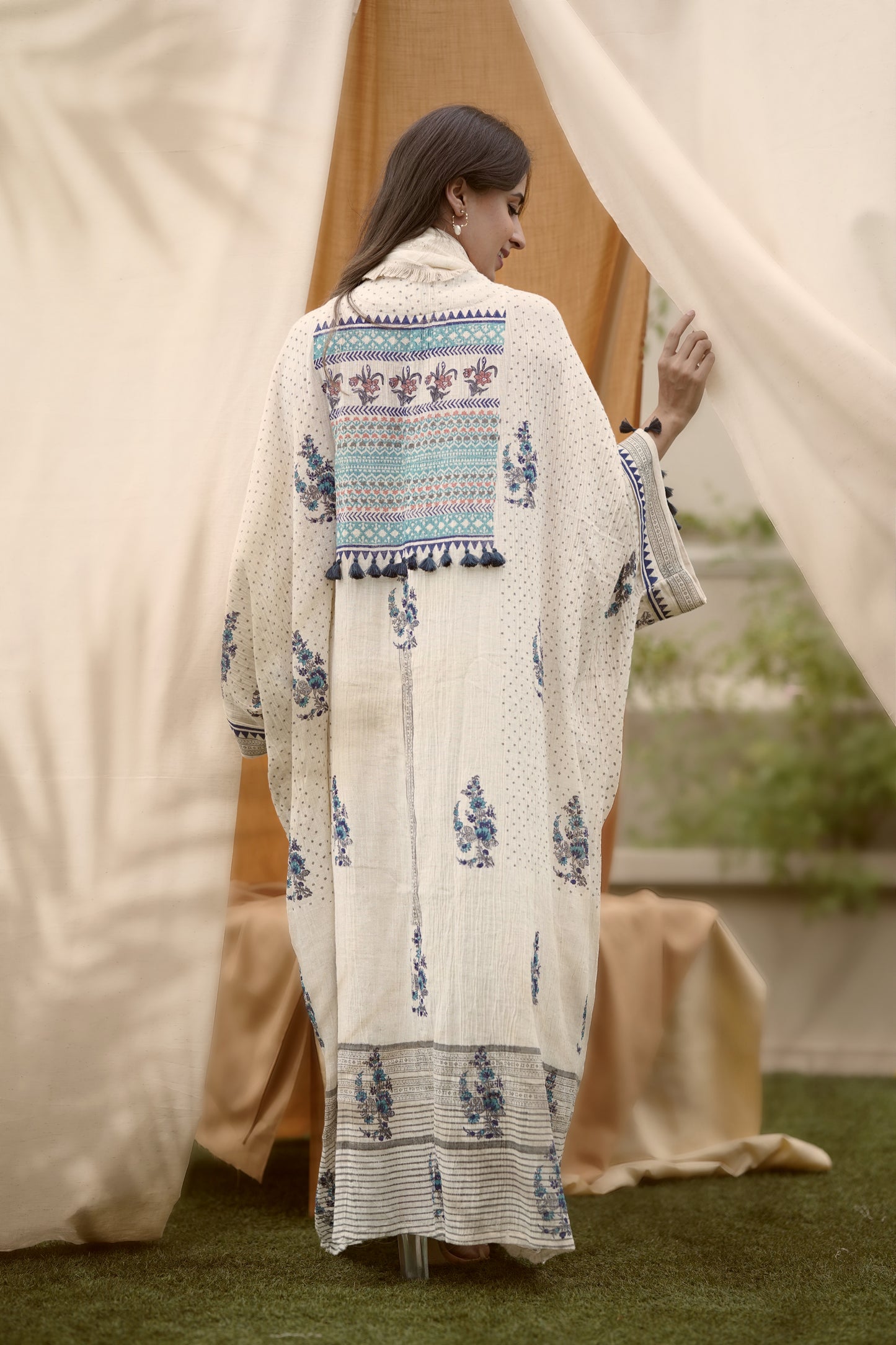 All Hearts Abaya