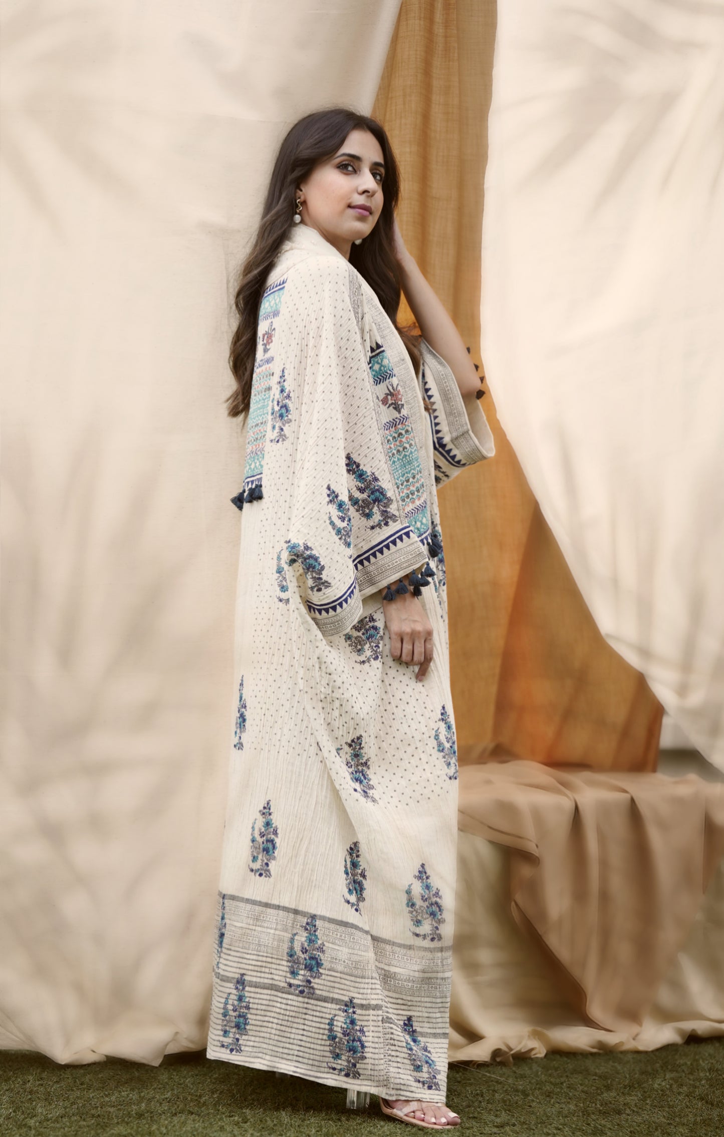 All Hearts Abaya
