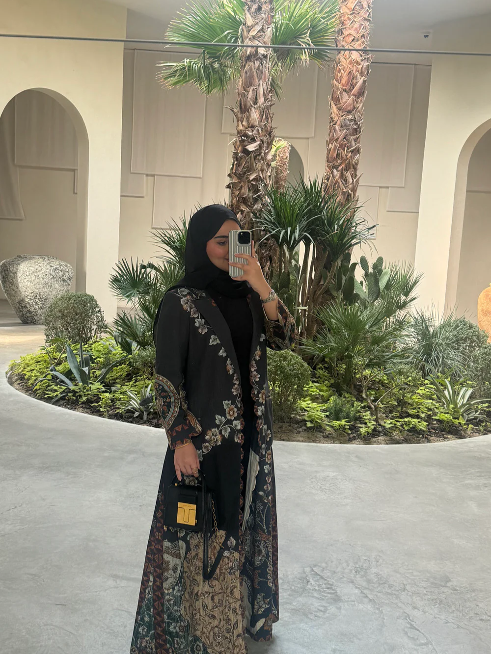 عباية خرافاتي